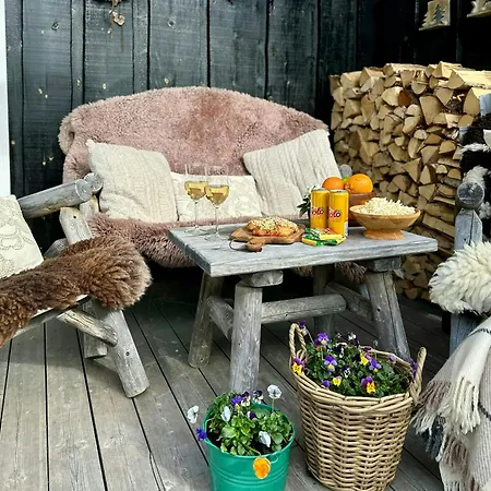 Dom wakacyjny Family-friendly Mountain At *